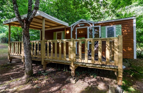 Saint-Martial-de-Nabirat House | Mobile Home for 4 with Shared Pool, Wi-Fi, Air Conditioning – Périgord Noir