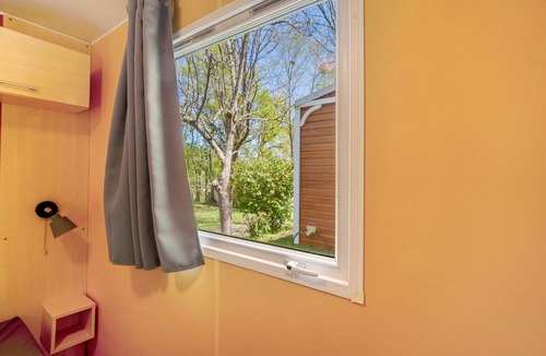 Saint-Martial-de-Nabirat House | Mobile Home for 4 with Shared Pool, Wi-Fi, Air Conditioning – Périgord Noir
