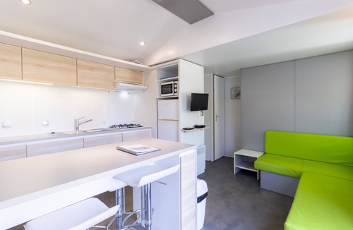 Bouzic House | Mobile Home O'Hara 884T – Family Holidays: Shared Pools & Near Sarlat