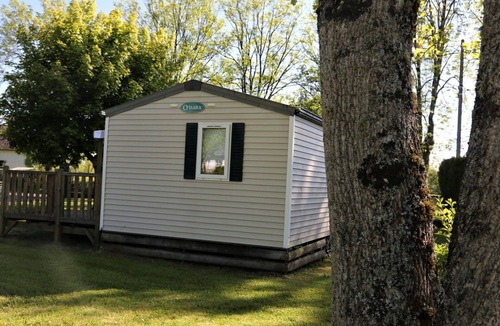 Pleaux House | Mobile home pets welcome - 6 guests