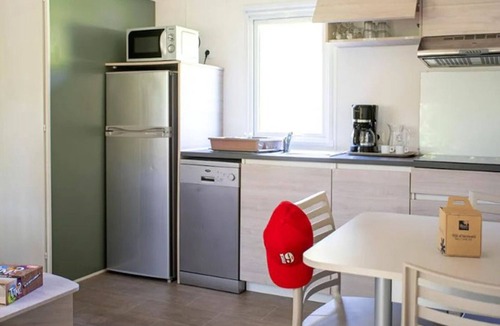 Lissac-sur-Couze House | Mobile Home with Terrace and Garden Furniture for 6 People