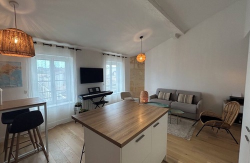 Capucins - Victoire Apartment | Modern apartment with Bordeaux charm in city center