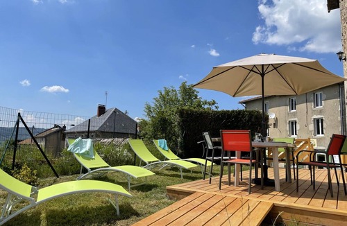 La Chabanne Cottage | Modern house in La Chabanne with garden and pets allowed