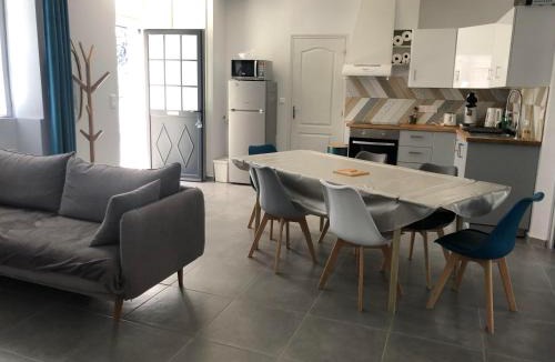 Montbard House | Montbard Maison 7 pers centre historique chez Delphine et Guillaume