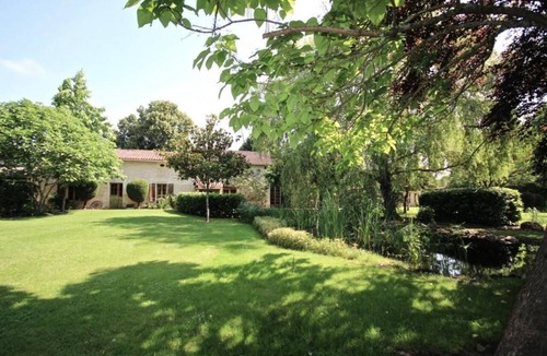 Le Fleix House | Mulberry Lodge 16th Century farmhouse in rural setting