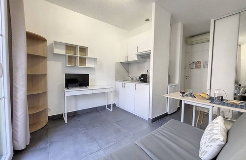 Les Baumettes Apartment | N&J - ROSIE FRANCE RIVIERA - Close sea - Balcony