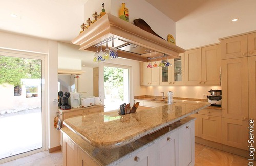 Cote d'Azur- French Riviera House | Near the beach, villa 8 persons with a pool and air-conditioned bedrooms.