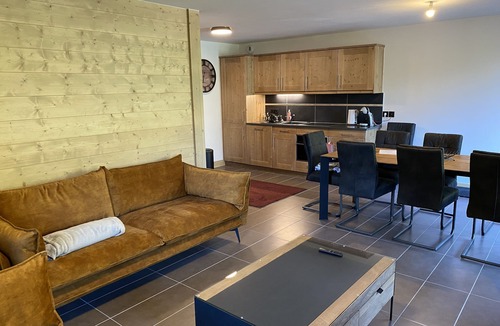 Champagny-en-Vanoise Apartment | New apartment in 4-star residence with heated pool, sauna, hamman,