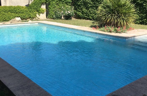 Eyragues House | NEW Provençal Mas with air-conditioned swimming pool, sleeps 8