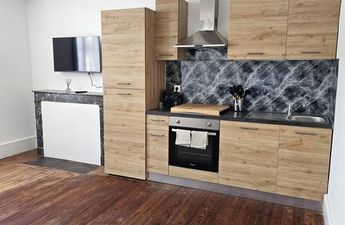 Chateauneuf-Val-de-Bargis Apartment | Newly renovated large FF apartment, village location, perfect base for tourism