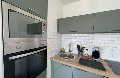 Pontaillac Apartment | Newly refurbished studio with sea terrace and garage in Royan