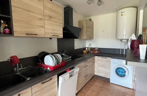 Le Bourget Apartment | Nice 3-room apartment in a very quiet residence overlooking the garden