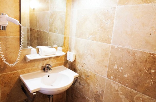 Six-Fours-les-Plages Hotel | Oceanfront Getaway on the Var Coast of Provence