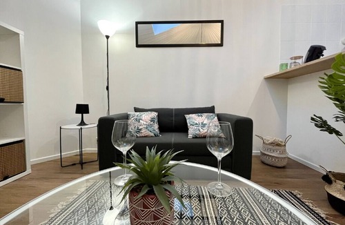 Nevers Apartment | Of sage and wicker