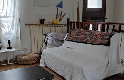 Quartier de France House | Old house, simple, spacious and bright