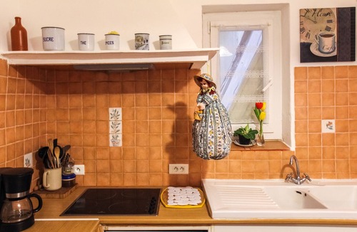 Carabacel Apartment | Old Town Nice Family APT Spacious 2BR; A/C 3 min walk Beach cafes shops tram
