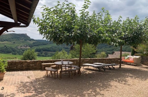 Vergisson Villa | Old winegrower's house with panoramic view of the Solutré rocks - Vergisson