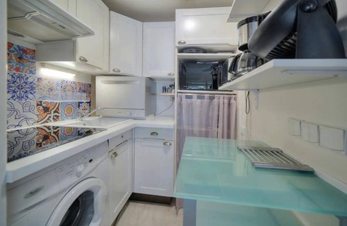 Carnot Apartment | One bedroom apartment in the center of Cannes walking distance to the Palais des Festivals and beach - 2198