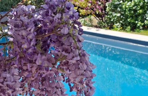 Malaucene House | Onze Villa in Provence, Mont Ventoux, New Luxury Villa, Private Pool, Stunning views, Outdoor Kitchen, Big Green Egg