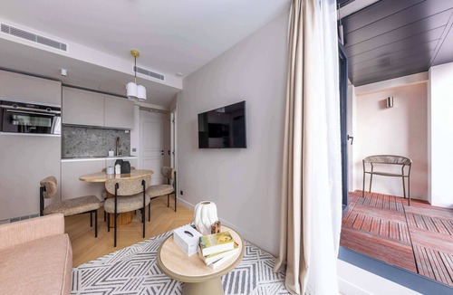 Chaussee-d'Antin Apartment | Opera -3 Bedroom/2 living rooms connecting apt.