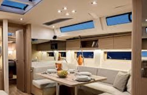 Cannes Old Town Boat Rental | Overnight on a magnificent sailboat and out to sea the next day.