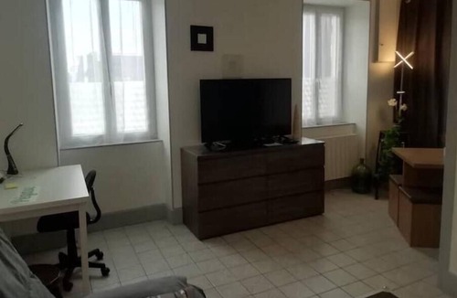 Fourchambault Apartment | Pégase Classé 3 Animaux Bienvenus, Supermarché à Côté, Terrasse Privée