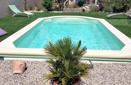 Maubec Villa | PAISIBLE VILLA WITH SWIMMING POOL AT THE FOOTS OF THE LUBERON for 6 people.