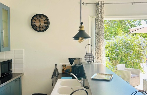 Tourrettes-sur-Loup Apartment | Peaceful garden level villa - Côte d'Azur