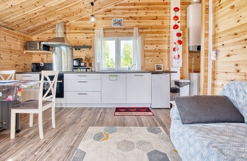 Thenac House | Peaceful Getaway in Dordogne – Chalet for 4 People