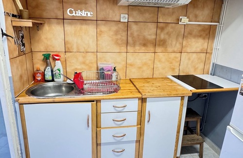 Notre-Dame du Mont Apartment | Peaceful Studio 35m² + Private Sunny Courtyard | Prime Location in Marseille 6th