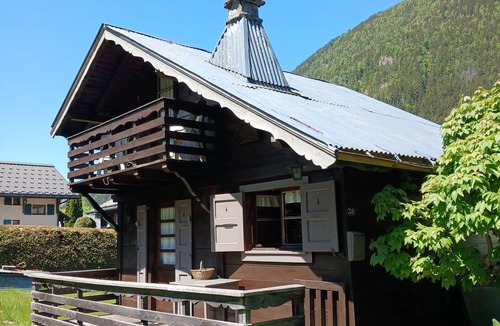 Les Bossons Ski Chalet | Petit Chalet nature-Chamonix- Mountain view