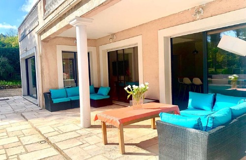 Valbonne House | Pleasant, contemporary Villa, sunny, quiet in a green setting