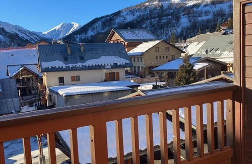 Saint-Sorlin-d'Arves Apartment | Pleasant T3 in the center of the village of Saint Sorlin