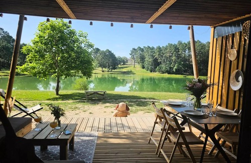 Douville Ski Chalet | Premium 2-bedroom 2-bathroom chalet facing the pond 4 people