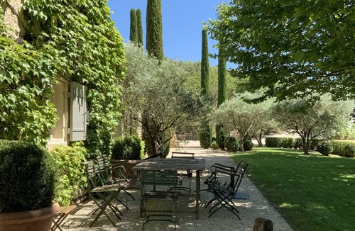 Menerbes House | Prestigious estate in Ménerbes. large heated swimming pool. large landscaped grounds.