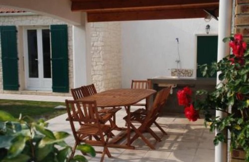 Saint-Georges-d'Oleron House | PROMO 22/8-5/9! comfort-calm-covered terrace summer kitchen-Charger electr.car.