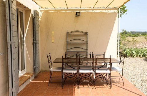 Cabrieres-d'Avignon Villa | Quiet family friendly vacation home for 6 to 10 pers.
