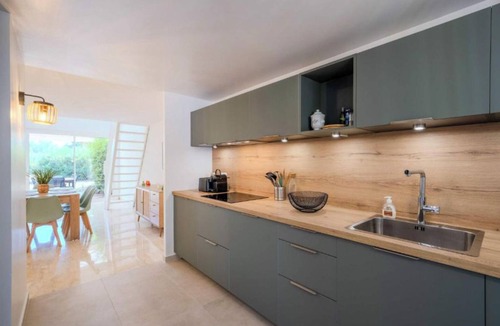 Biot House | Quiet villa with swimming pool, tennis court, golf course