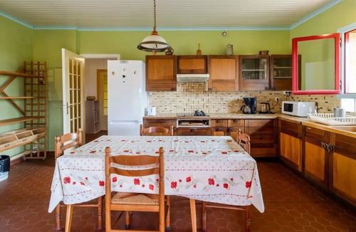 Montignac House | Résidence Musicale Panissal – Holiday Home for 10 in Montignac, Périgord