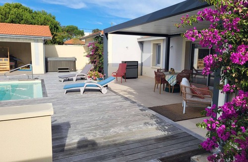Soulac-sur-Mer House | Ref 038 - Exceptional villa with private pool and jacuzzi in the center of Soulac-sur-Mer