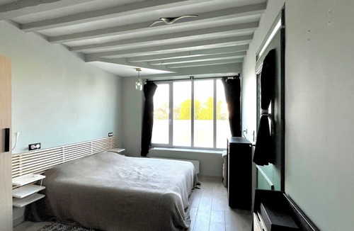 Sens Bed & Breakfast | REFLETS DE L'YONNE, independent bed and breakfast on the banks of the Yonne in Sens