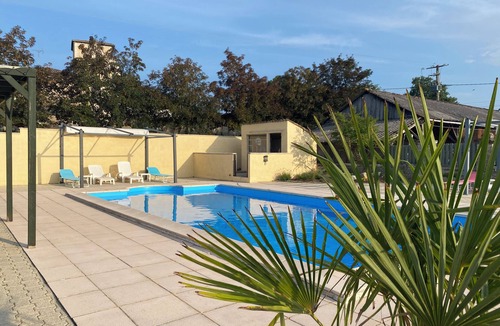 Chatenet Cottage | Relaxation and Well-being break near Bordeaux | Yoga & Swimming pool