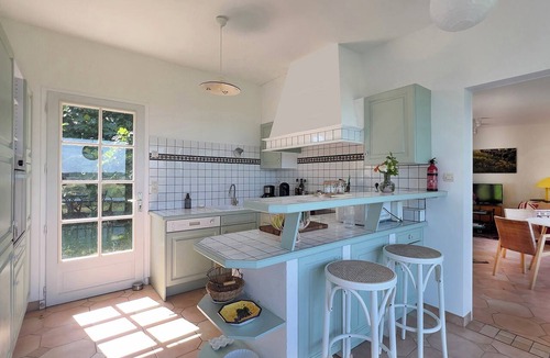 Ruch Cottage | renovated 3-bedroom cottage, panoramic view over the valley, air-conditioned