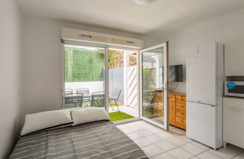 Hendaye Apartment | Renovated apartment in Hendaye with air conditioning and parking