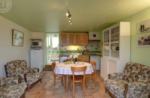 Montagny Cottage | Renovated cottage in Montagny, terrace, parking
