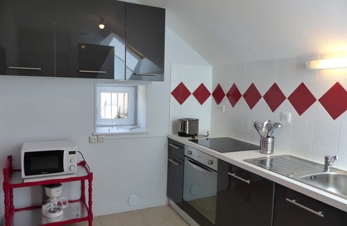 Cressanges Cottage | Renovated farmhouse with garden in Cressanges
