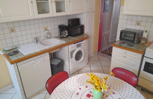 Ferrieres-sur-Sichon Cottage | Renovated stone house with patio in Ferrières-sur-Sichon