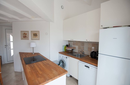 Miramar House | Renovated house quiet with garden 400 m from the beach facing the Golden Islands