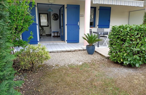 Vaux-sur-Mer Apartment | Rental of a south-facing apartment with garden 200 meters from nauzan beach,
