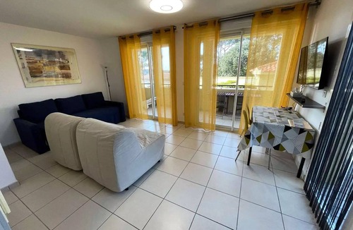 Le Brusc Apartment | Residence Les Jardins D'or Et D'azur - Holiday houses in Six-fours with swimming pool and private parking and 800m from the beach